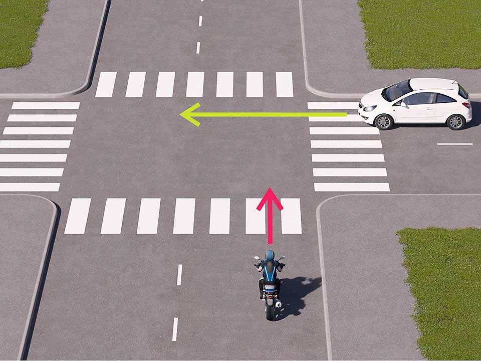 mallinnettu liikennetilanne, jossa mopoilija lähestyy risteystä