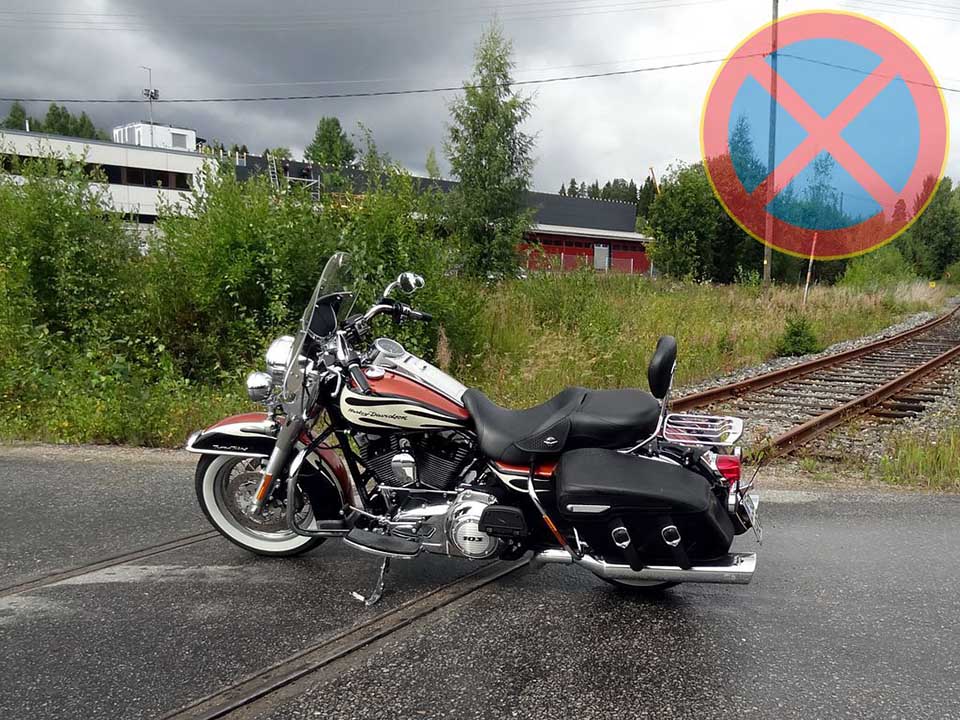 kielletylle alueelle pysäytetty moottoripyörä