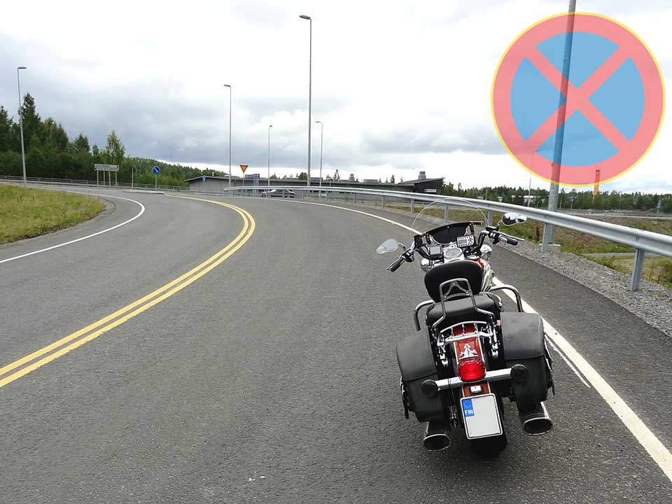 kielletylle alueelle pysäytetty moottoripyörä
