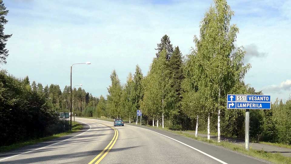 loiva mutka auton menosuunnassa