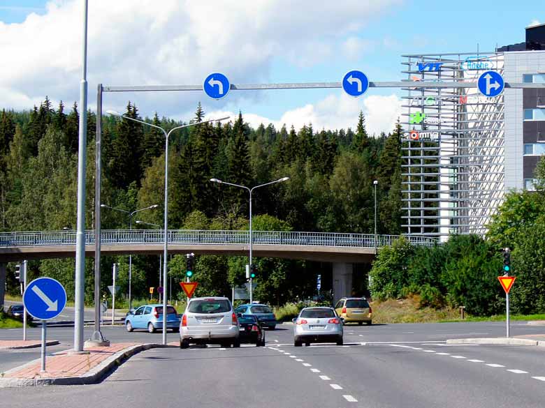 Ajolinjat risteysalueella