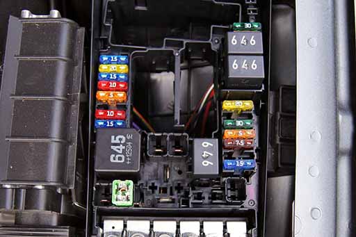 tavallinen näkymä varokerasian sisältä