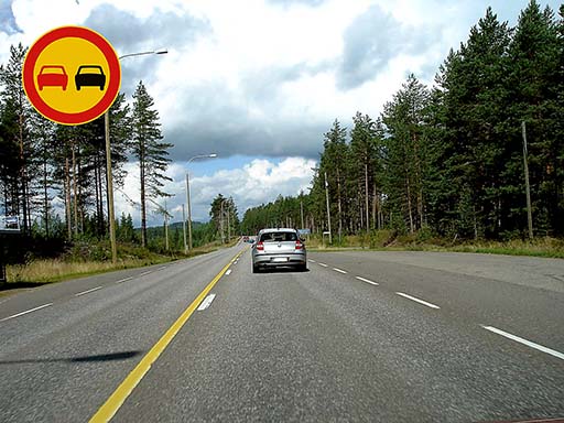 ohitusta edeltävä liikennetilanne